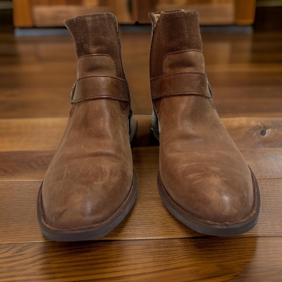 🔥BEAUTIFUL BORN DISTRESSED LEATHER BOOTS🔥 - Picture 4 of 7